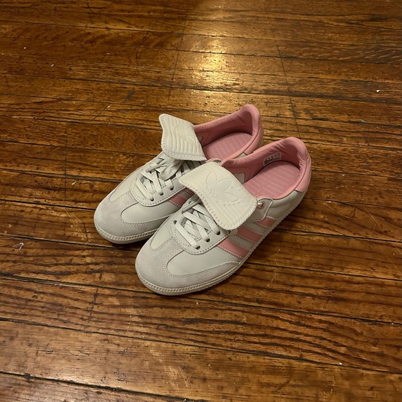 Pink Pharell Human Race Adidas Sambas Mens 5.5 - Picture 1 of 6